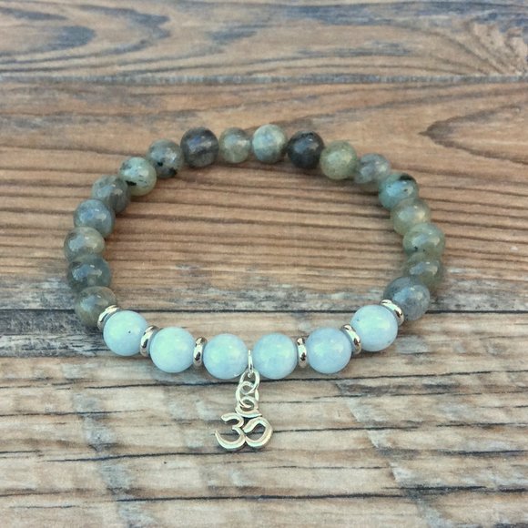 Om bracelet with Aquamarine & Labradorite. Meditation bracelet, healing bracelet - Picture 1 of 9